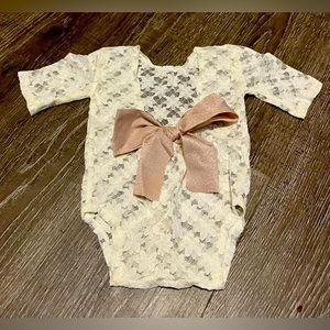 Lace Newborn (0-3 months) Bodysuit Cream With Bow In Back And Matching Headband